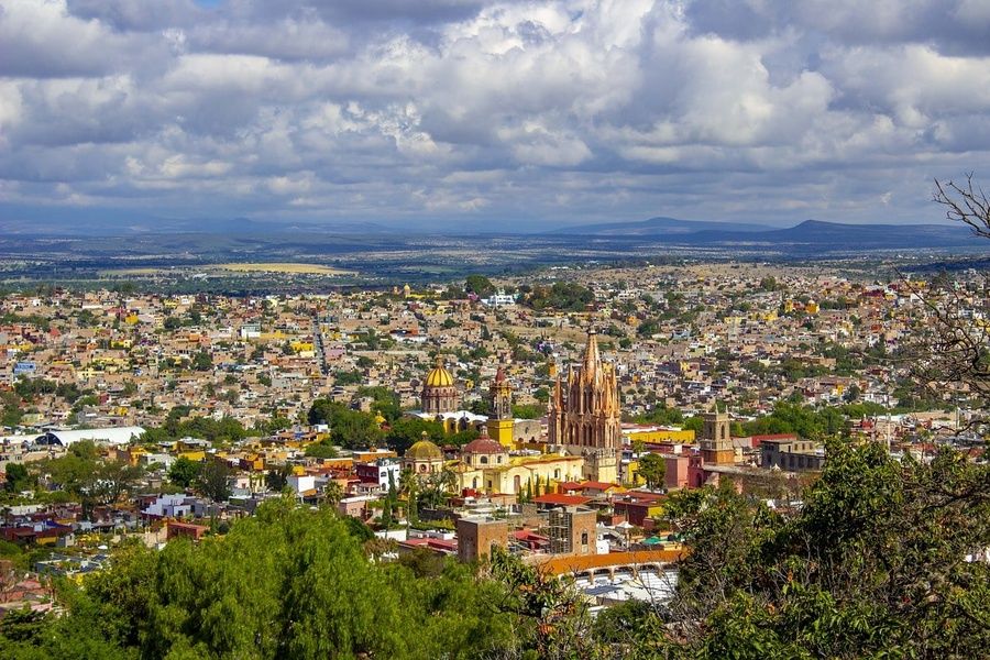 The neighborhoods are beautiful in Mexico City travel