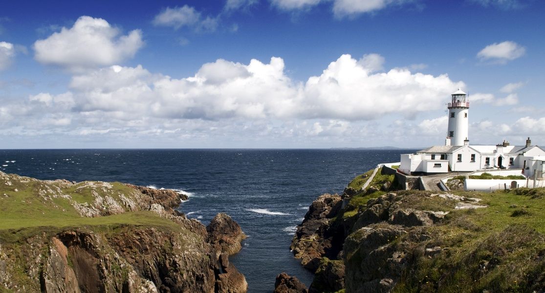 Climbing Fanad Head Lighthouse is an awesome thing to do in Ireland