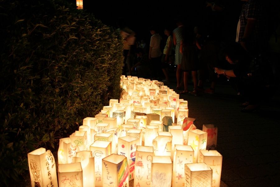 Seeing lanterns at the Inuyama Festival is one of the Things to do in Japan in April