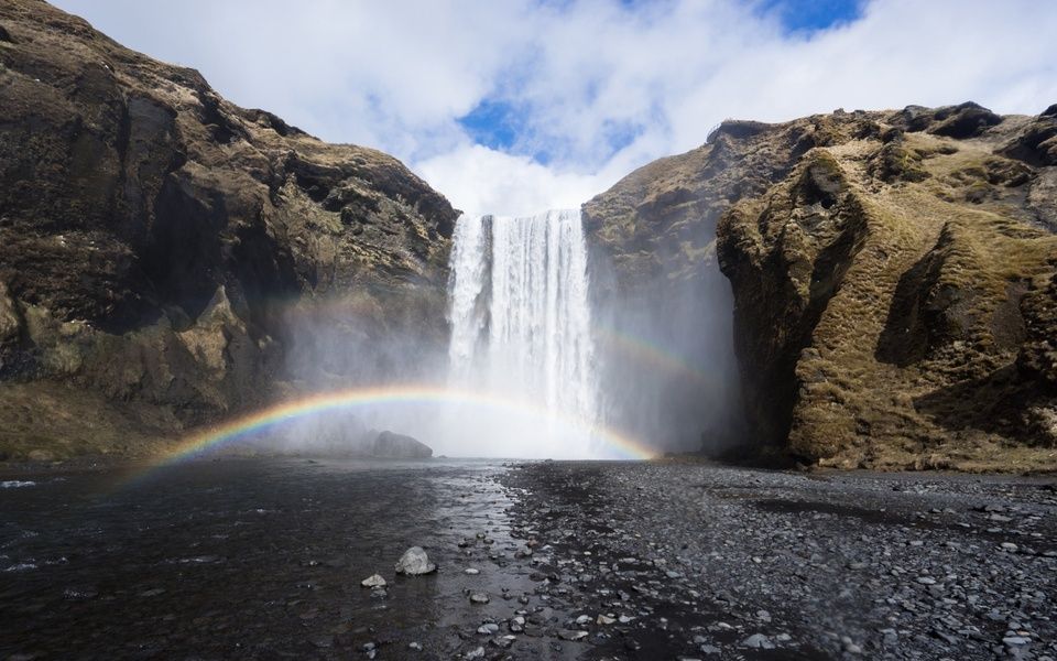 rainbow in iceland travel tips
