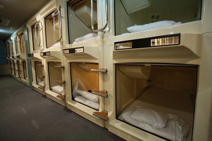 capsule pod hotel accommodations in japan