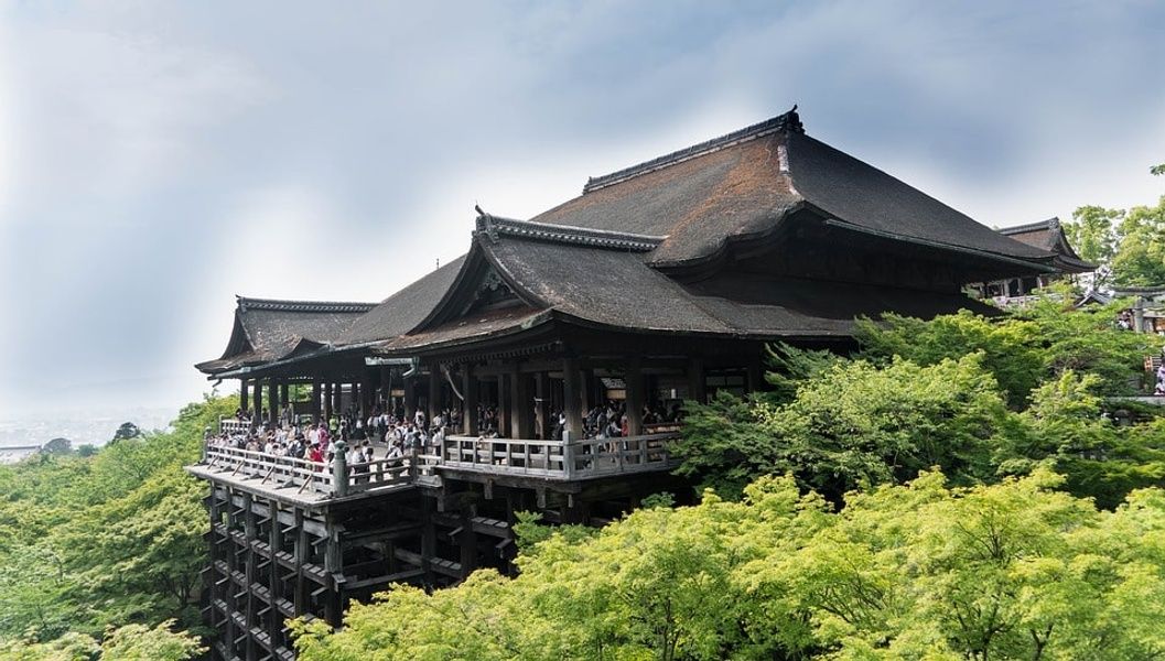 The hidden Kiymizu-dera temple in Kyoto, Japan