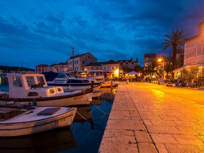 La isla de Hvar es uno de los lugares más chulos para visitar en Croacia