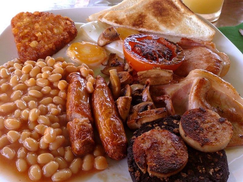 Enjoying a full Irish breakfast is one of the best things to do in Dublin Ireland