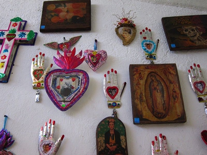 Seeing the Frida Kahlo Museum is one of the best things to do in Mexico City