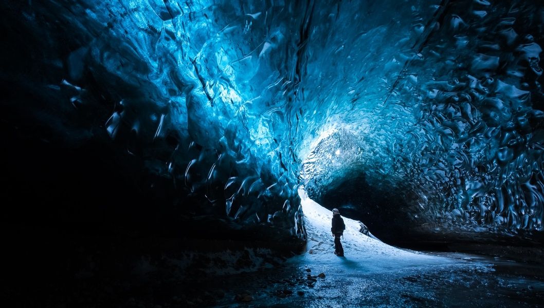 travel to iceland ice caves