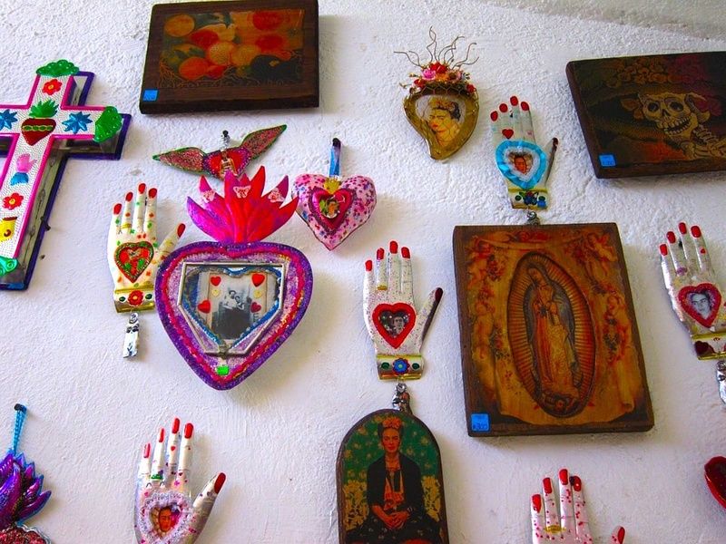 The house of Frida Kahlo is also a museum and is also what to do in Mexico City