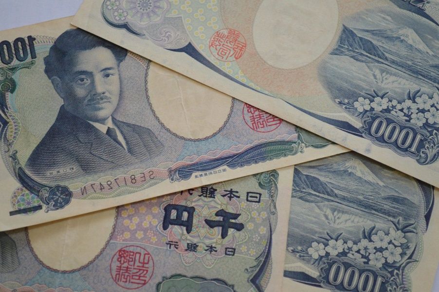 Japanese money, yen