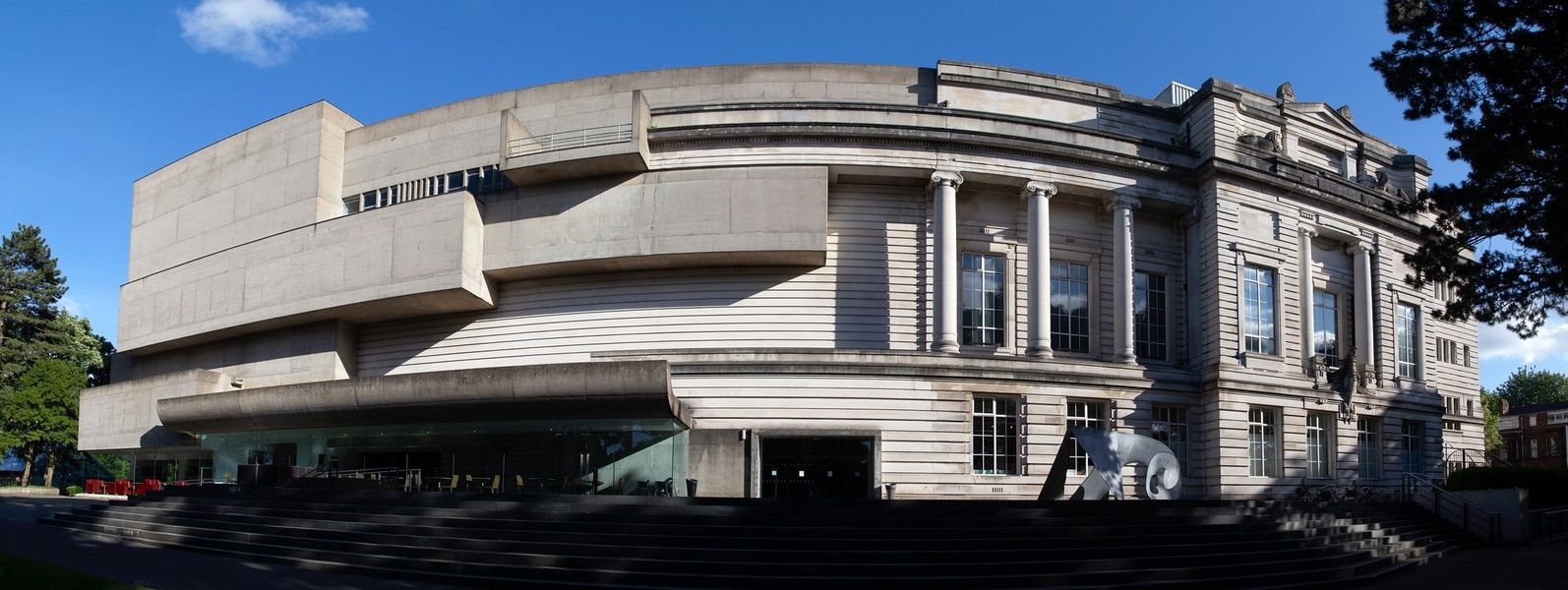 The ulster museum is situated in dublin