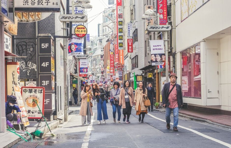 When it comes to Japan travel guides, local guides are the best option