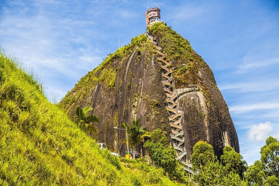 El Penol de Guatape hiking Medellin