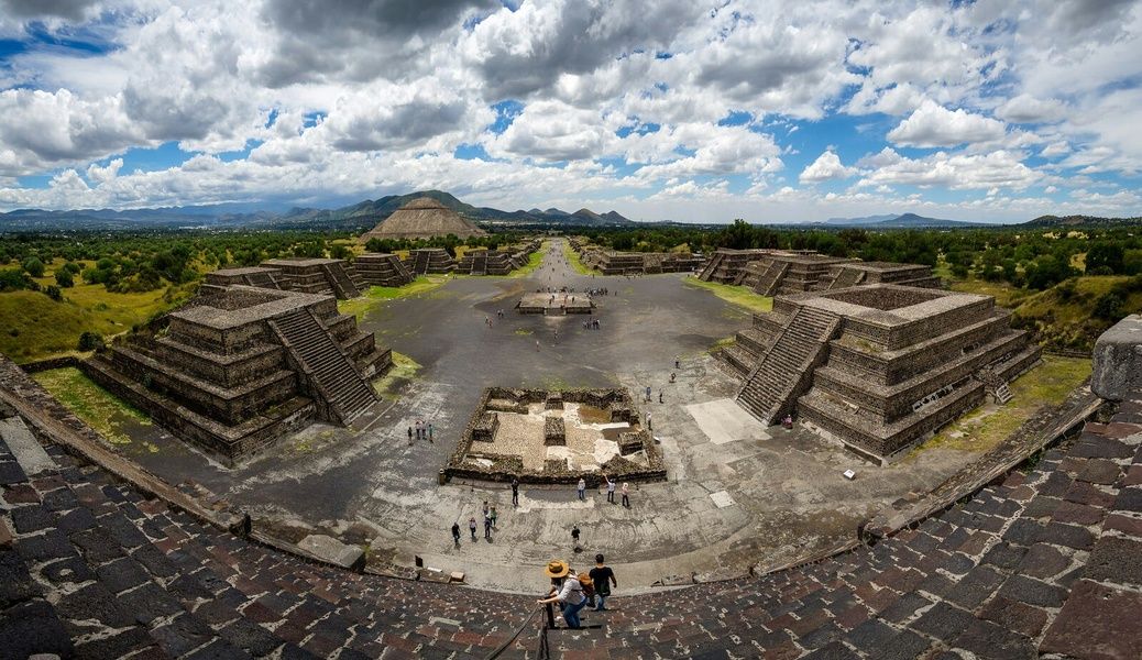 Climbing the Pyramids of Teotihuacan is an awesome thing to do in Mexico City 