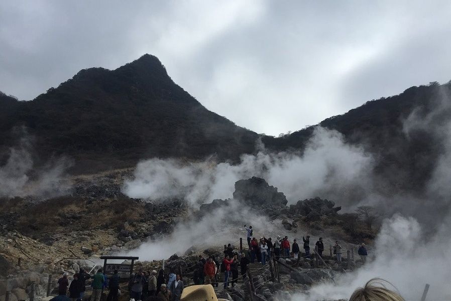 Seeing the active volcano of Owakunadi is one of the things to do in Hakone Japan