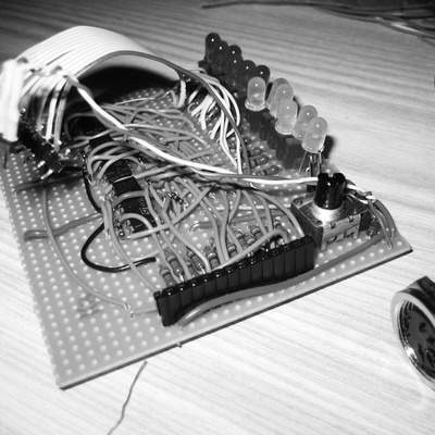 The electronics were initially built on a breadboard.
After this, a perfboard was used, as you can see here.