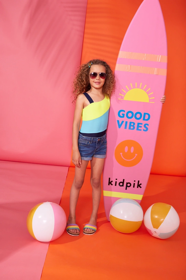 Kidpik-Summer23-CampBoxes-Girl4.webp