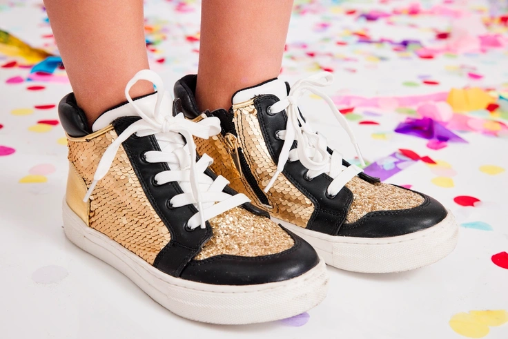 Trending high top on sale sneakers