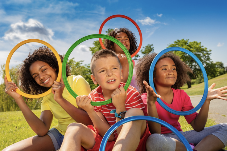 kids with Olympic rings