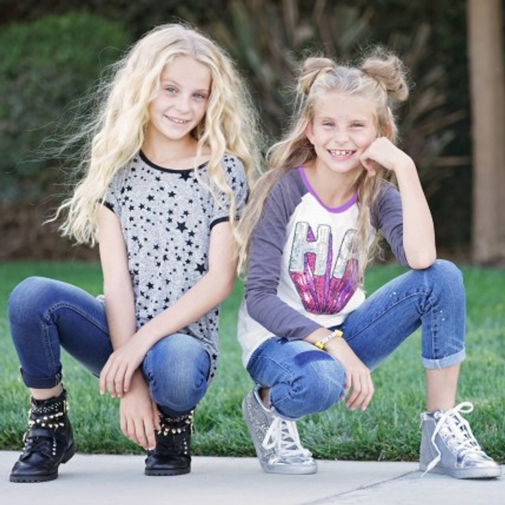 Girls in kidpik clothing outfits