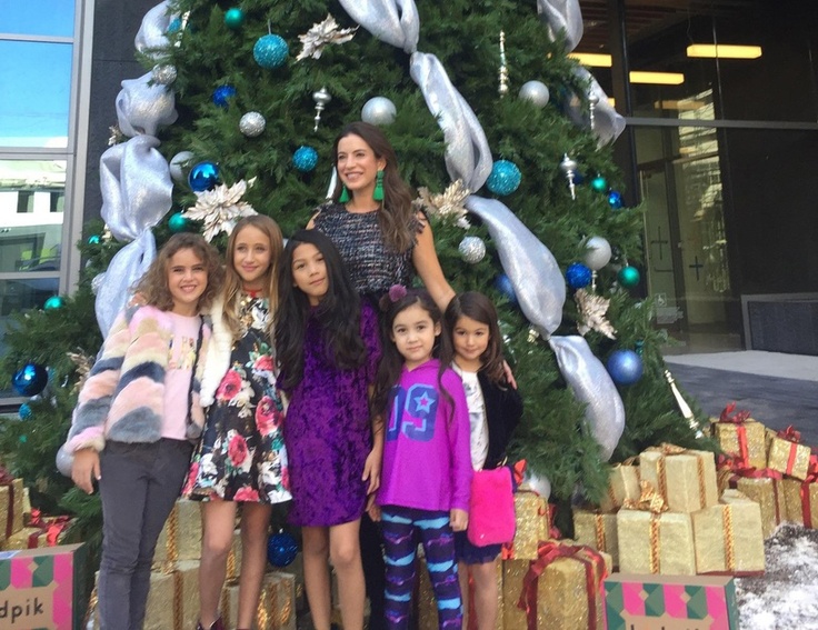 Jamie Krell with influencer models in kidpik at KTLA Los Angeles