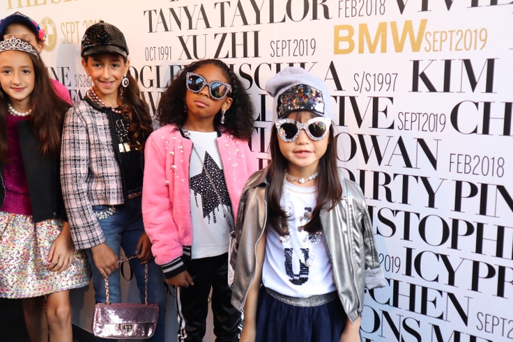 Fashionistas in kidpik clothes