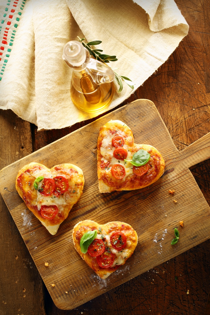 Heart pizza