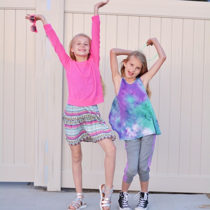 Girls in kidpik clothing outfits