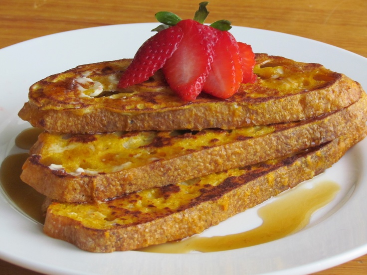 French toast and strawberries