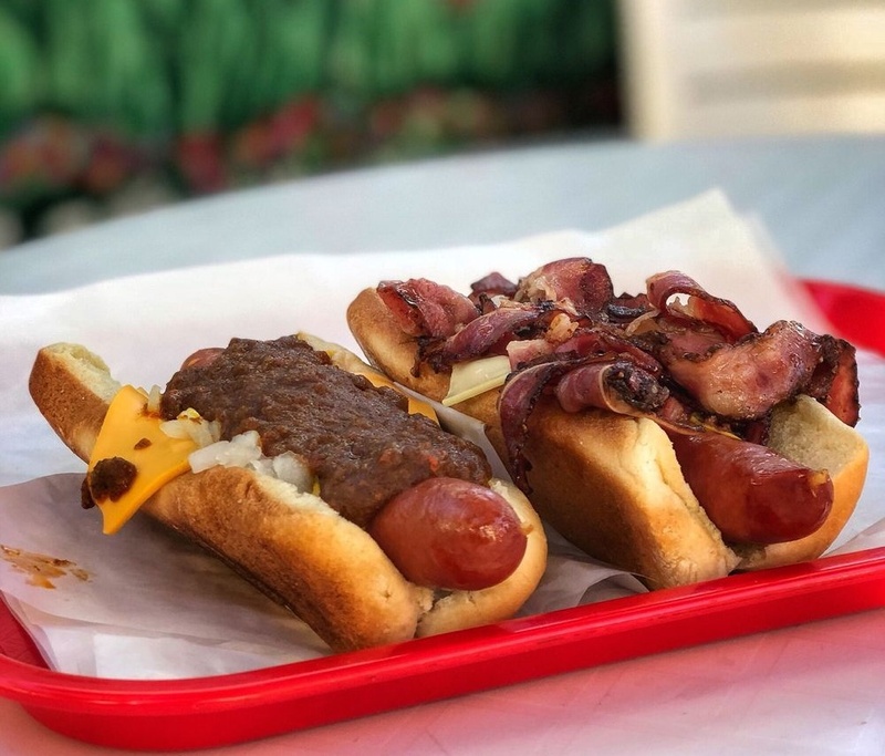 8 Best Spots For Hot Dogs in Los Angeles Doorsteps Rent